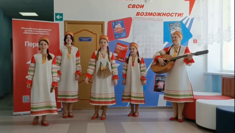 Масленичные гуляния "Блины пеки - в гости солнышко зови!".